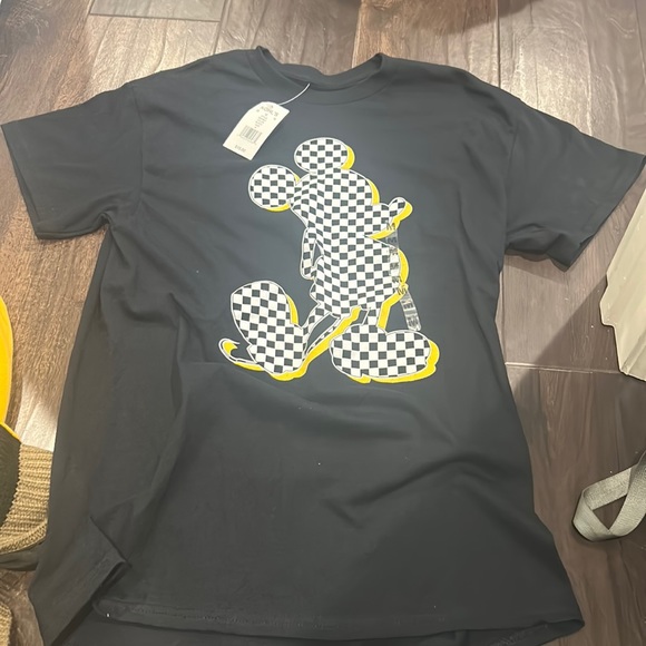 Black T-shirt, Mickey Mouse good quality still has tag 🩷 - Picture 1 of 1